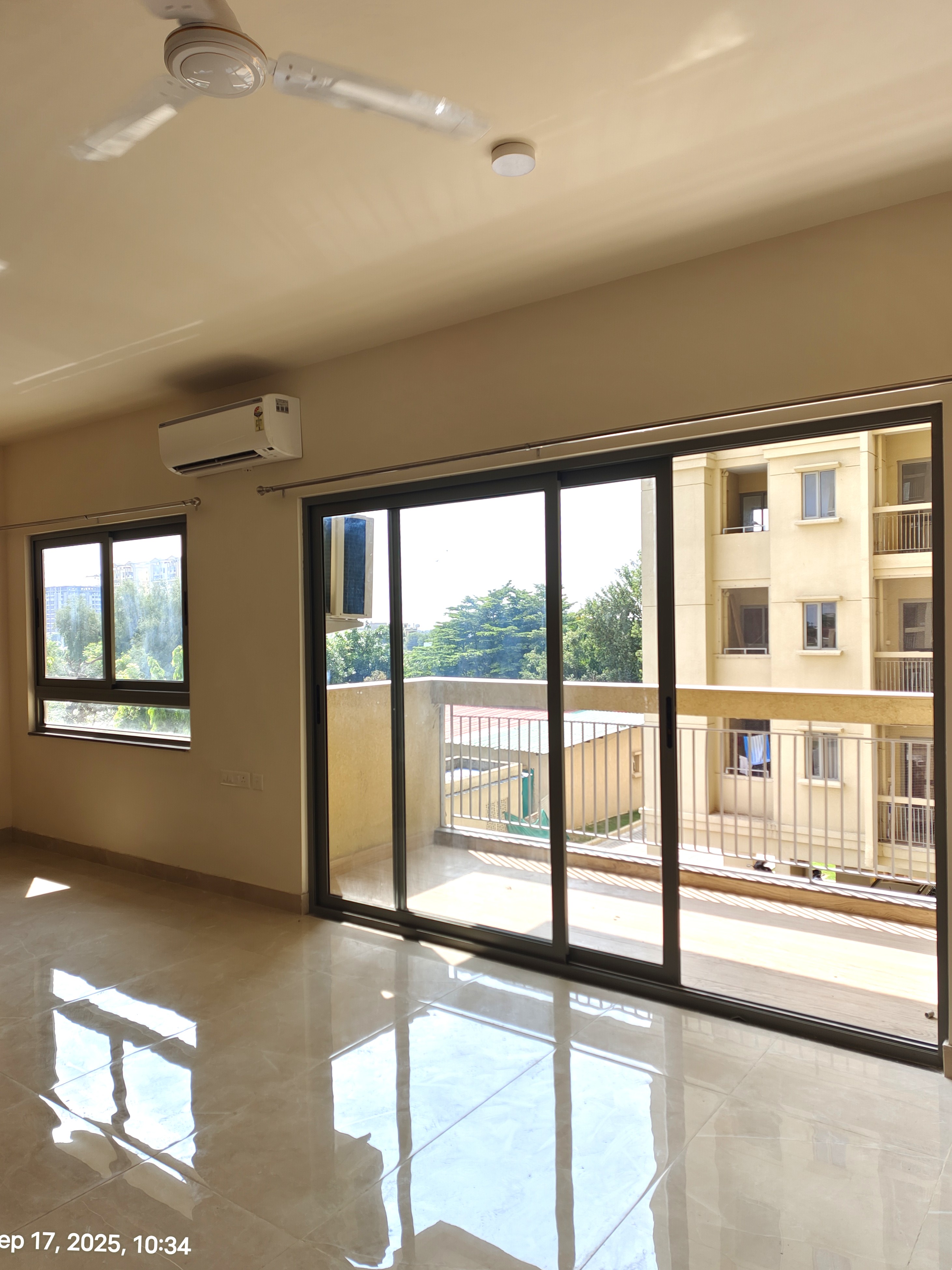 Spacious and comfortable 3.5 BHK semi-furnished flat at Prime Location Ajmer Road